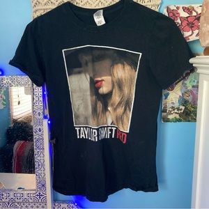 Taylor Swift Red Tour t-shirt